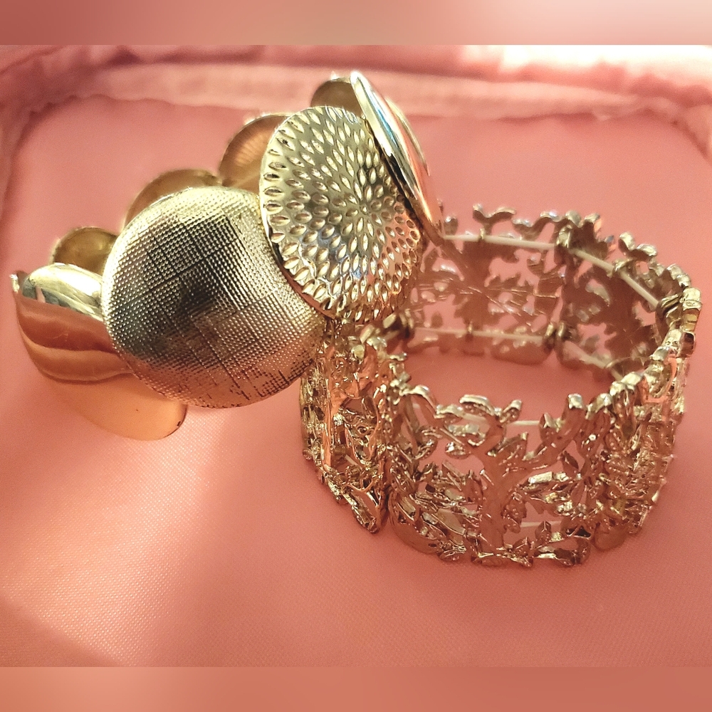 2PC Goldtone Stretch Bracelets